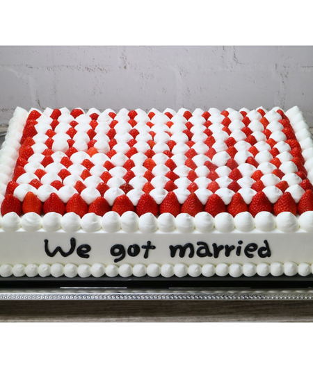 上品なウェディングケーキとして